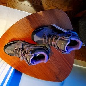 Womens hiking boots